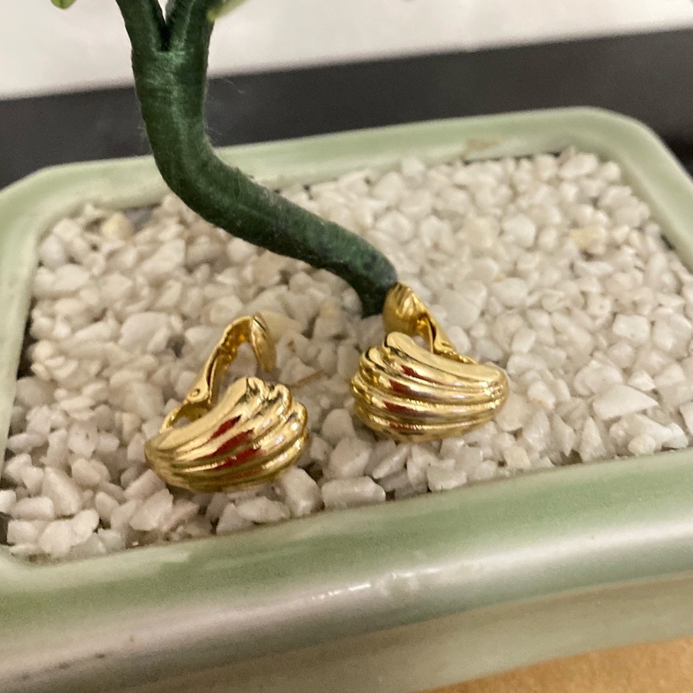 Christian Dior Germany Gold Tone earrings - Picture 4 of 7